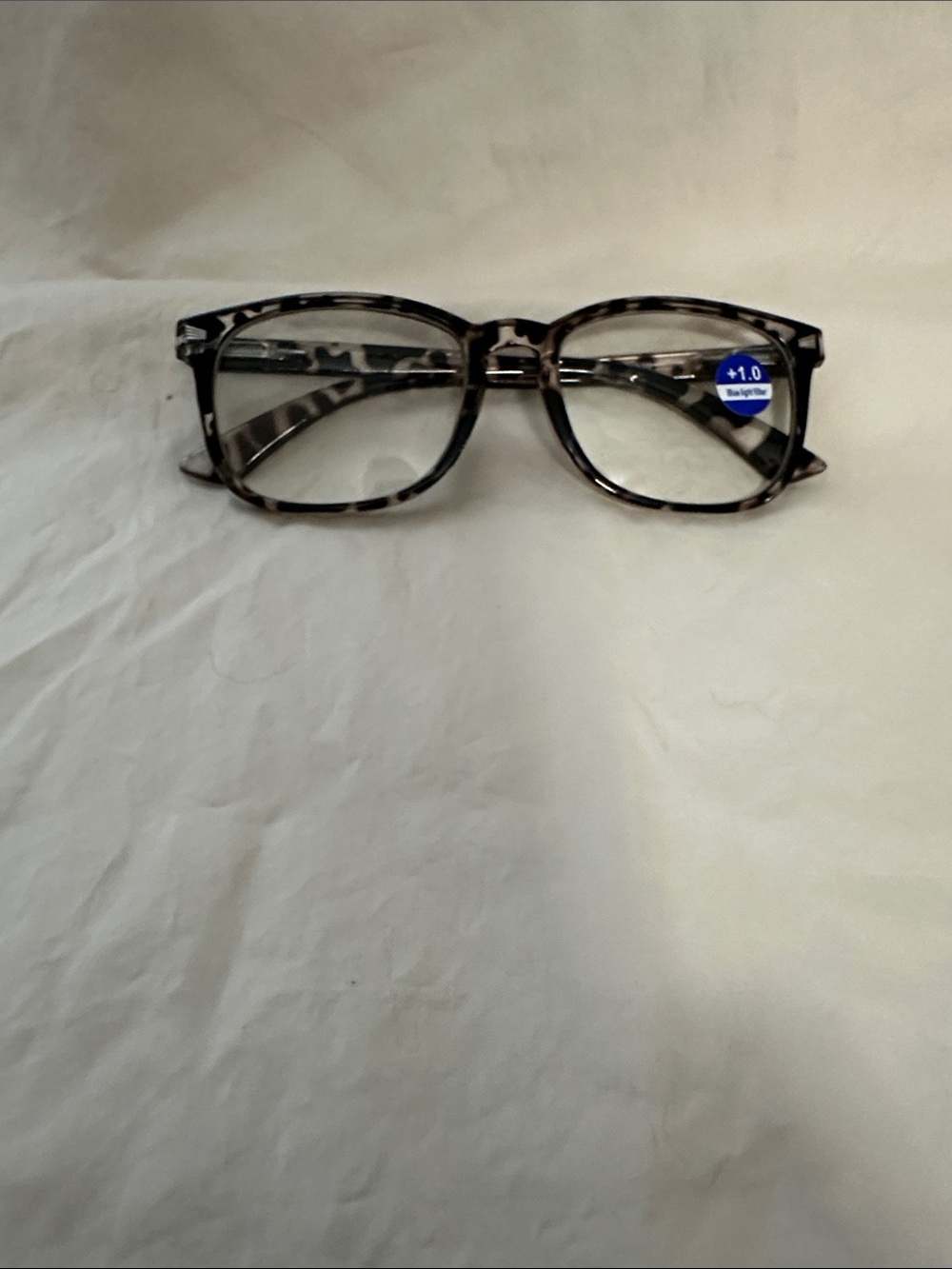 Ladies blue light filtering glasses with 1.0 magnification. NWT